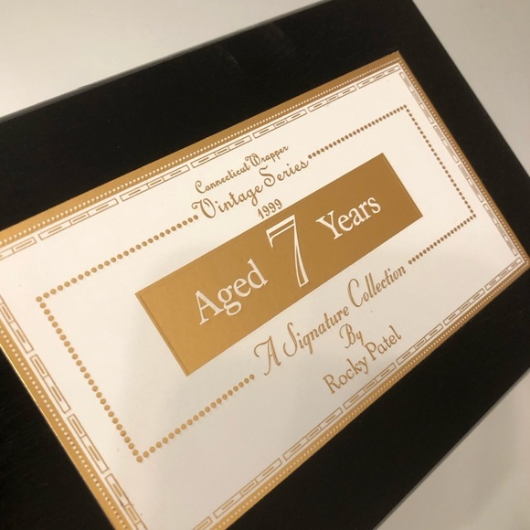 Rocky Patel Petit Corona Wooden Cigar Box - Picture 8 of 16